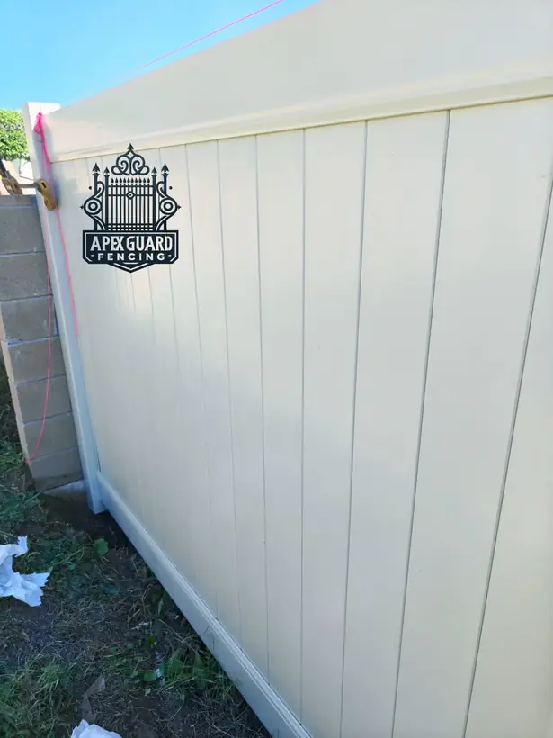 White vinyl privacy fence in Culver City, CA by Apexguard Fence